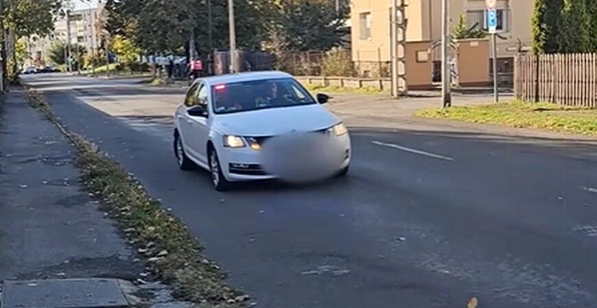 civil_rendőrautó_900